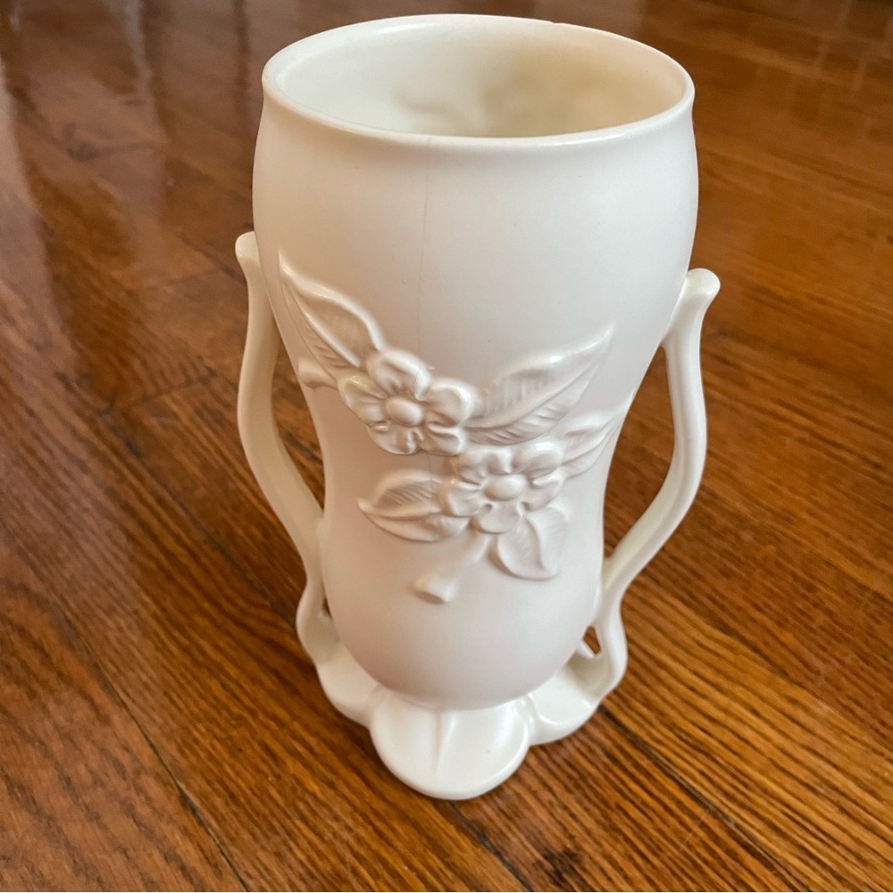 Vintage Red Wing Elegant Cream Floral Ceramic Vase - Picture 2 of 8